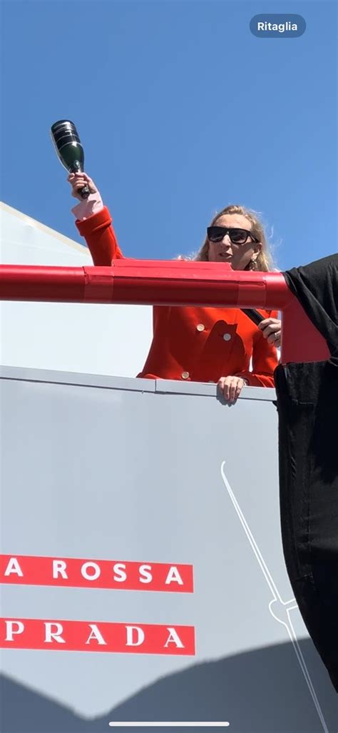 il video di miuccia prada cagliari
